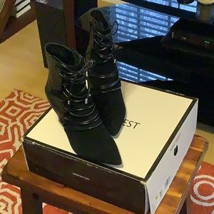 Women’s Boots - Size 6